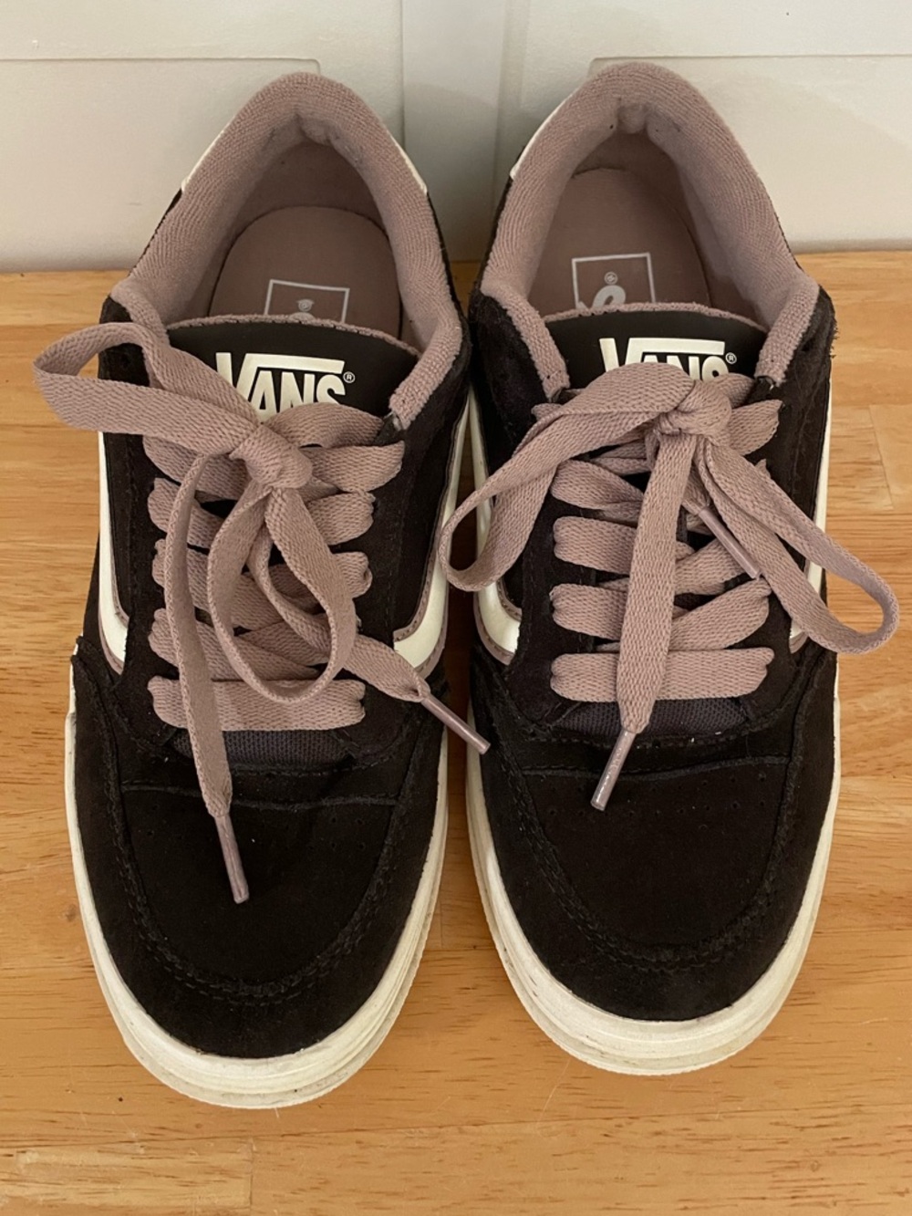 Vans classic Chocolate Brown with Mauve laces size 8 skate sneaker street wear